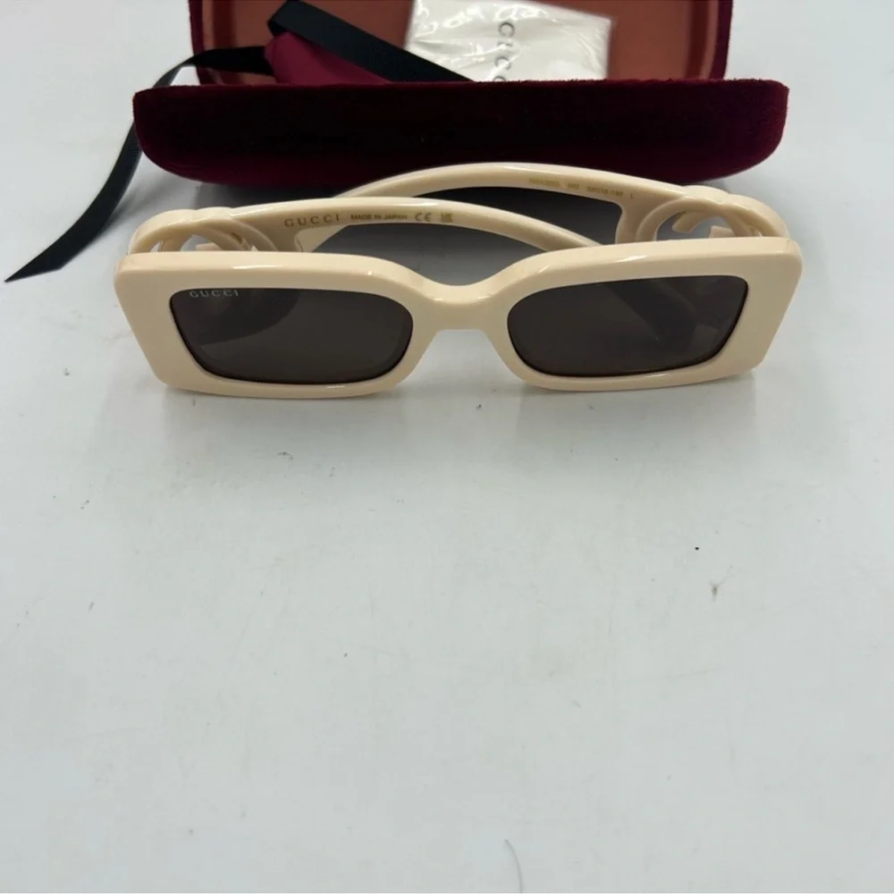 Women’s Gucci oversized square acetate sunglasses GG1326S made in Italy